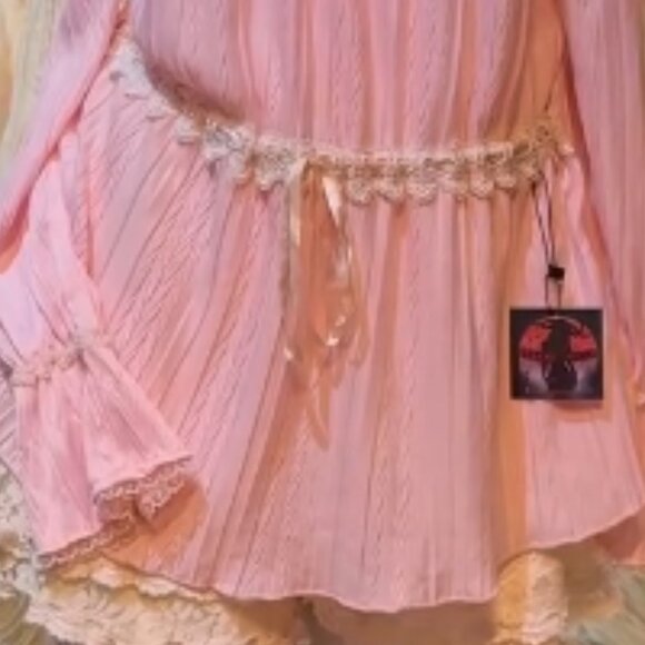 Pink Bohemian Lace Dress – Dreamy Vintage Vibe - Picture 3 of 4